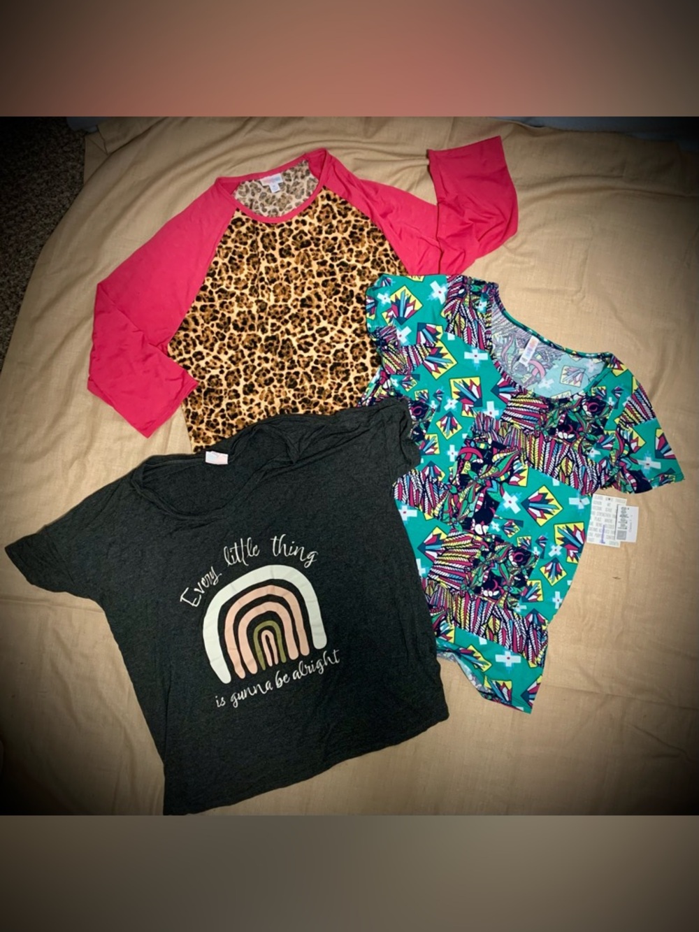 👀LuLaRoe Bundle Deal Women’s Mixed Sizes XL Medium Classic T Leopard Print Tops